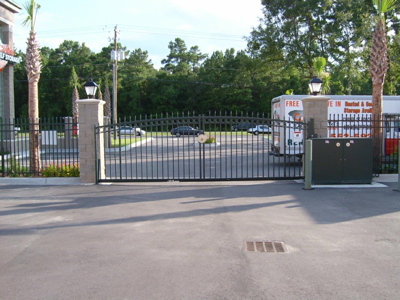 Vertical Pivot Gate Operators Manufacturer - AutoGate